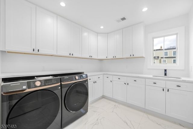 48 Grant Ave, East Hanover Twp., NJ 07936