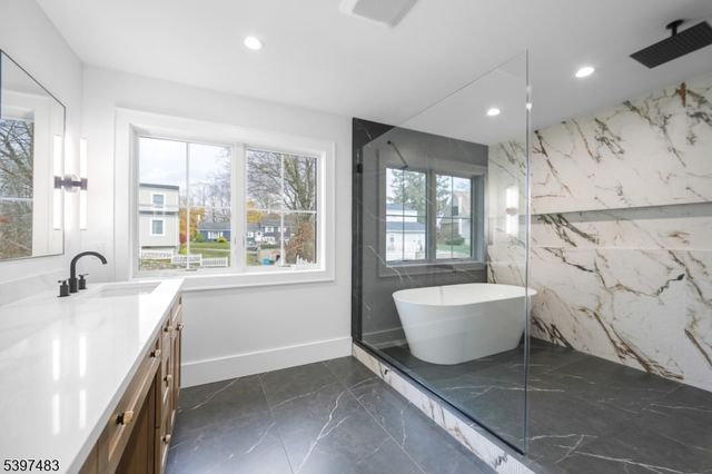 48 Grant Ave, East Hanover Twp., NJ 07936