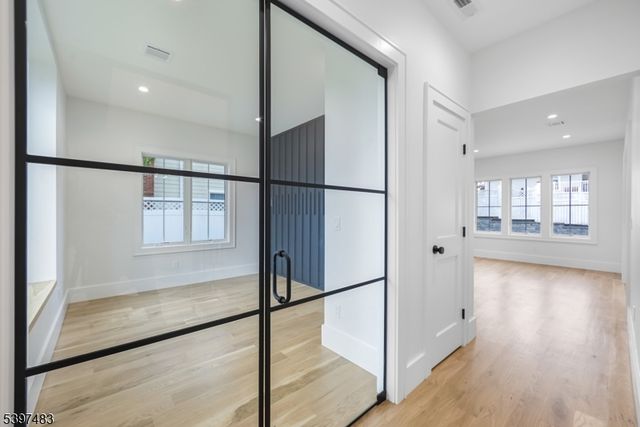 48 Grant Ave, East Hanover Twp., NJ 07936