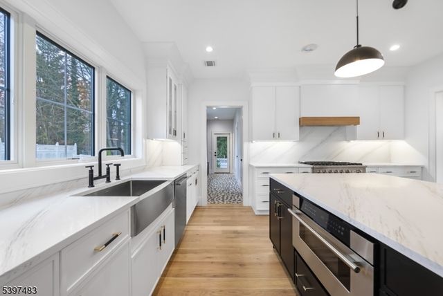 48 Grant Ave, East Hanover Twp., NJ 07936