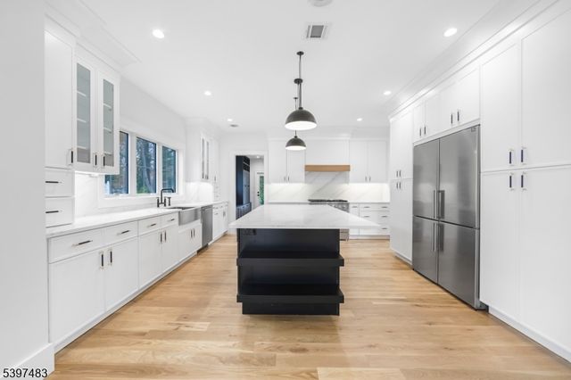 48 Grant Ave, East Hanover Twp., NJ 07936