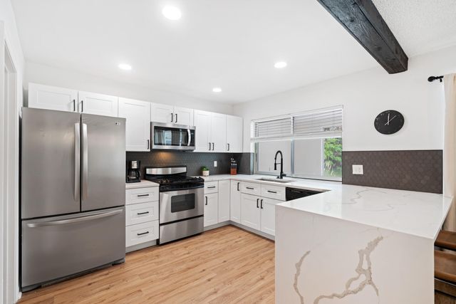 1019 Larch Way, Wellington, FL 33414