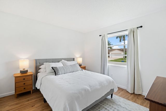 1019 Larch Way, Wellington, FL 33414