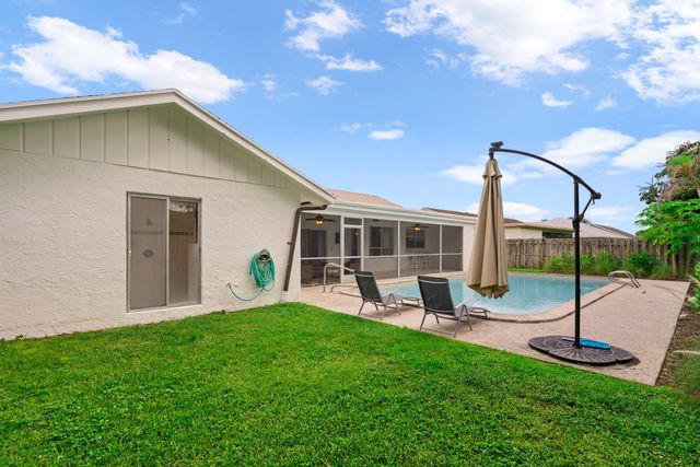 1019 Larch Way, Wellington, FL 33414