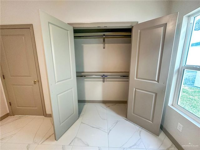 5812 N Gira Del Sol Street, Edinburg, TX 78542