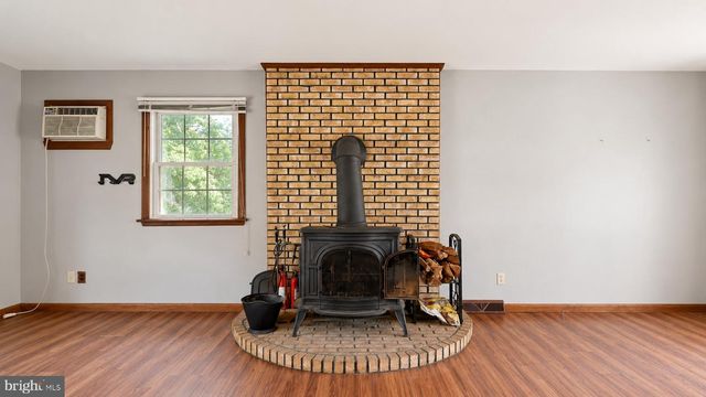 6332 BLACK HORSE PIKE, Mays Landing, NJ 08330