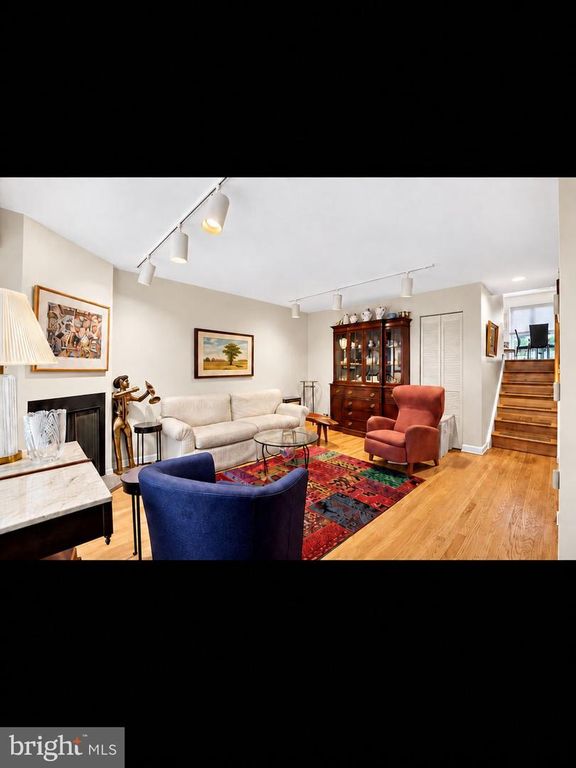 1 CHRISTIAN ST #42L, PHILADELPHIA, PA 19147 — exterior