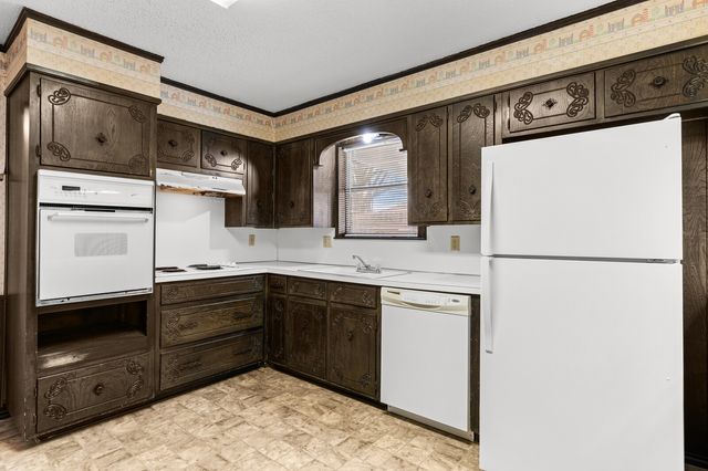 918 Saint Charles Court, Marlin, TX 76661