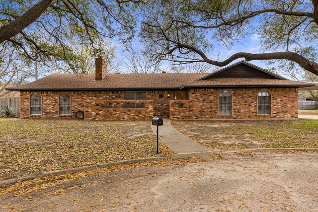 918 Saint Charles Court, Marlin, TX 76661