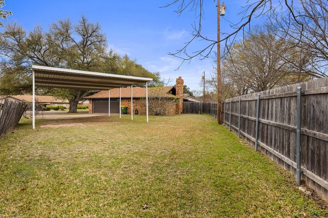 918 Saint Charles Court, Marlin, TX 76661