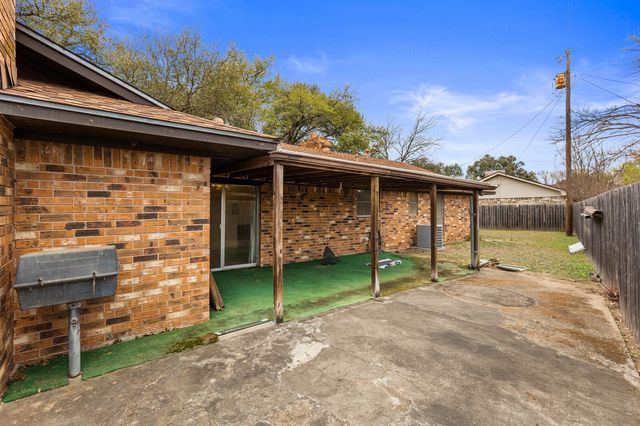 918 Saint Charles Court, Marlin, TX 76661