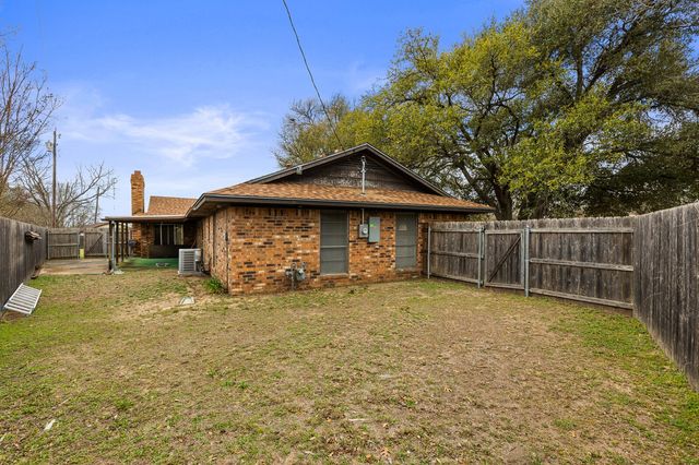 918 Saint Charles Court, Marlin, TX 76661