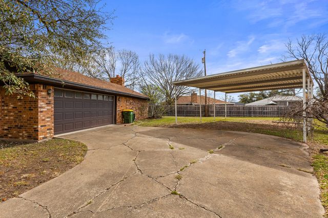 918 Saint Charles Court, Marlin, TX 76661