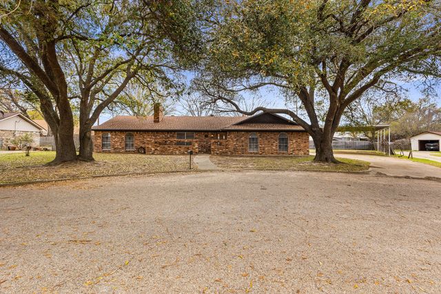 918 Saint Charles Court, Marlin, TX 76661