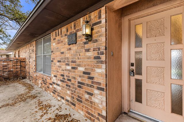 918 Saint Charles Court, Marlin, TX 76661