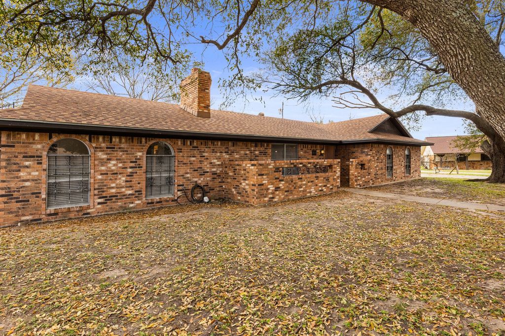 918 Saint Charles Court, Marlin, TX 76661