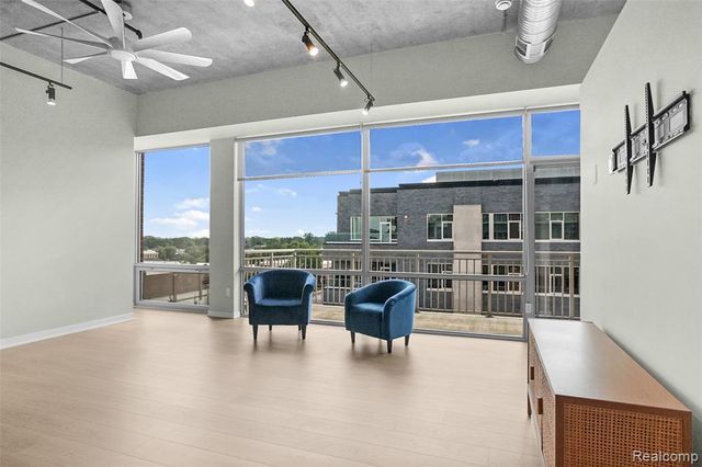 350 N Main Street 517, Royal Oak, MI 48067