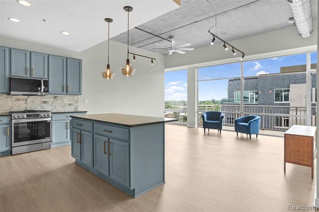 350 N Main Street 517, Royal Oak, MI 48067