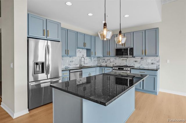 350 N Main Street 517, Royal Oak, MI 48067
