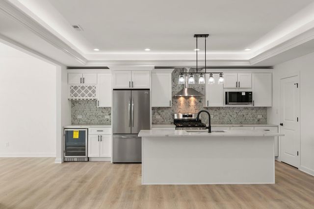 4427 W 77th Avenue, Merrillville, IN 46410