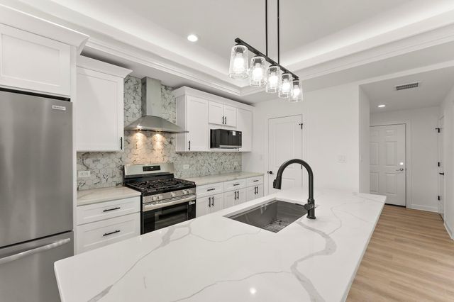 4427 W 77th Avenue, Merrillville, IN 46410