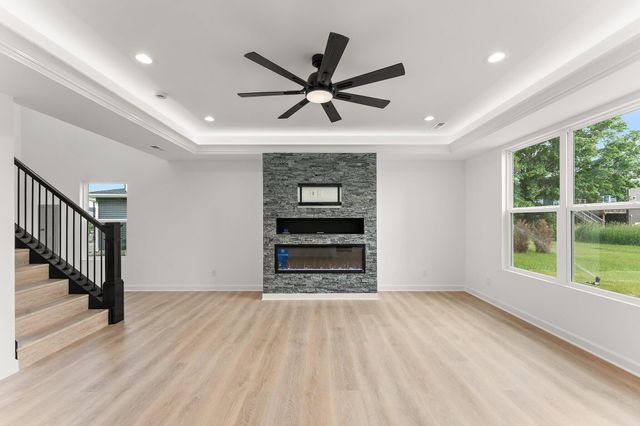 4427 W 77th Avenue, Merrillville, IN 46410