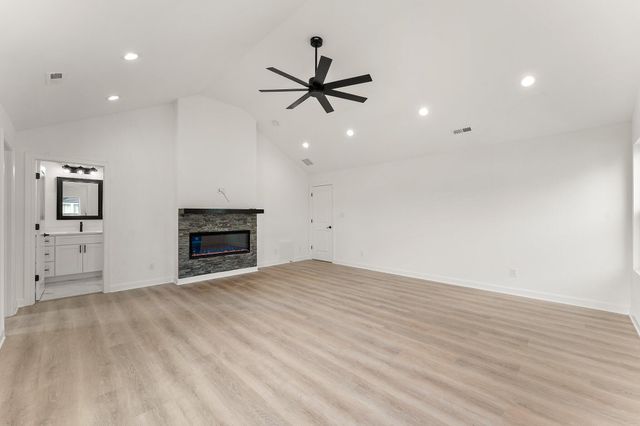 4427 W 77th Avenue, Merrillville, IN 46410