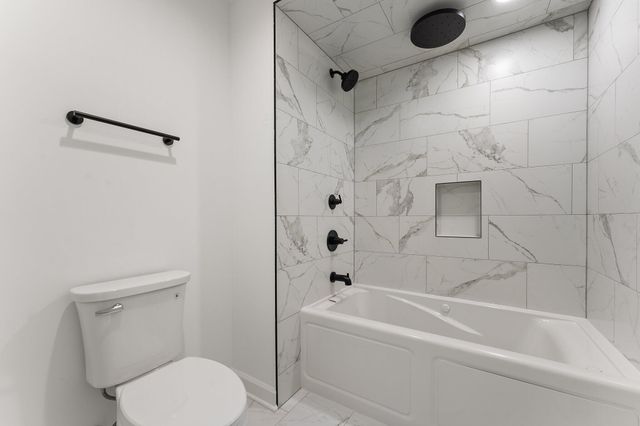 4427 W 77th Avenue, Merrillville, IN 46410