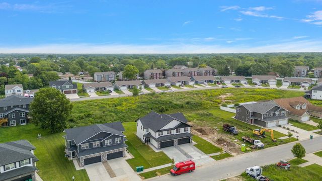 4427 W 77th Avenue, Merrillville, IN 46410