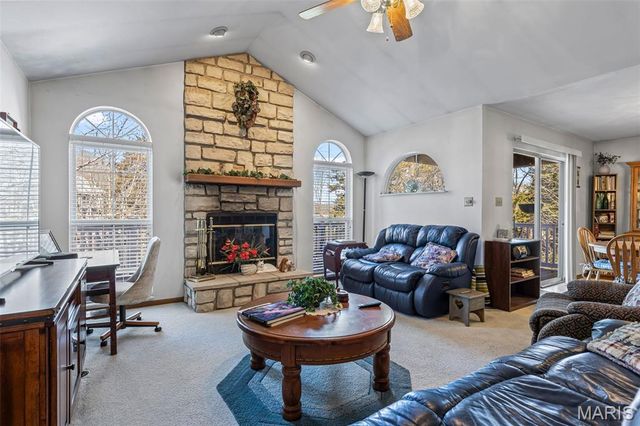 9367 E Vista Drive, Hillsboro, MO 63050