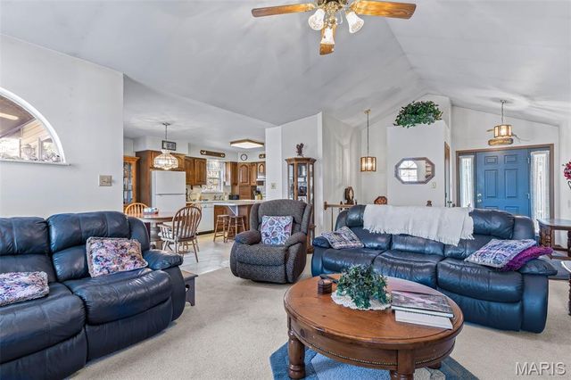 9367 E Vista Drive, Hillsboro, MO 63050