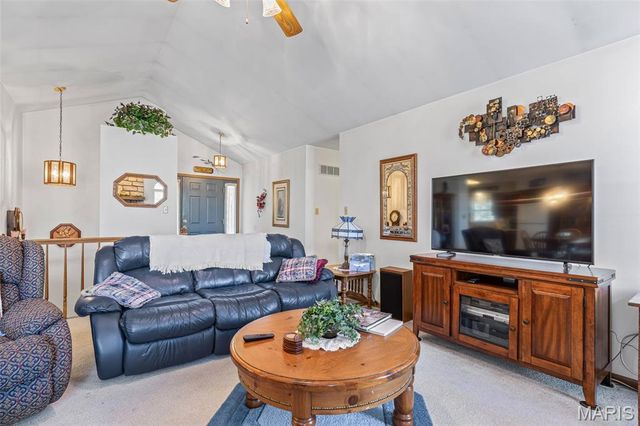 9367 E Vista Drive, Hillsboro, MO 63050