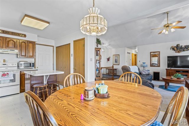 9367 E Vista Drive, Hillsboro, MO 63050