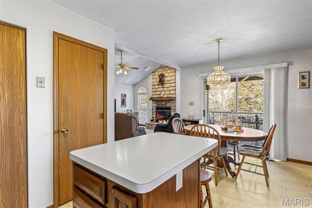 9367 E Vista Drive, Hillsboro, MO 63050