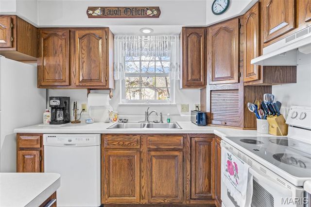 9367 E Vista Drive, Hillsboro, MO 63050