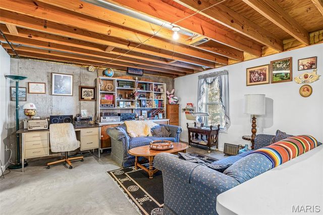 9367 E Vista Drive, Hillsboro, MO 63050