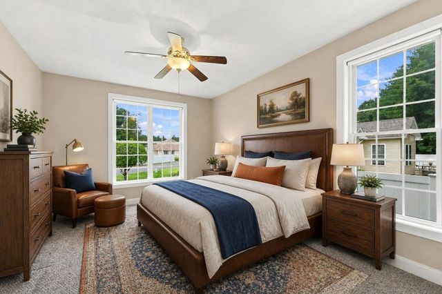 33 Caddyshack Dr, Chicopee, MA 01020