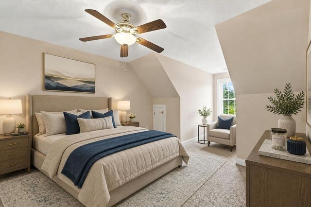 33 Caddyshack Dr, Chicopee, MA 01020