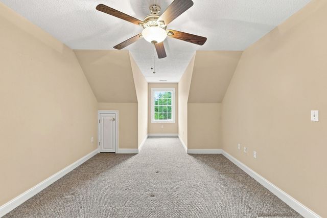 33 Caddyshack Dr, Chicopee, MA 01020