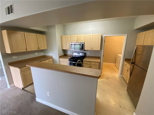 8250 North Grand Canyon Drive 2013, Las Vegas, NV 89166