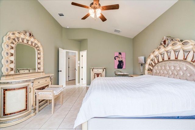 2061 Genesta DR, Buda, TX 78610