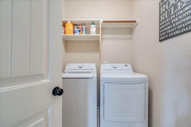2061 Genesta DR, Buda, TX 78610