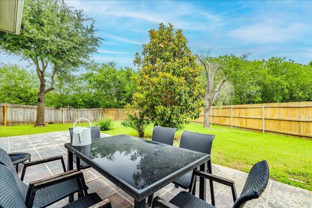 2061 Genesta DR, Buda, TX 78610