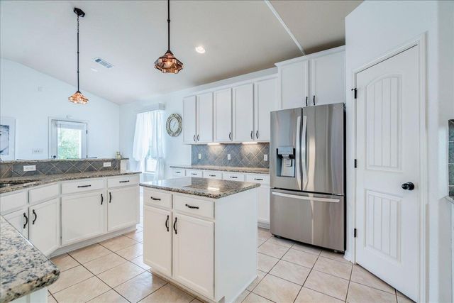 2061 Genesta DR, Buda, TX 78610