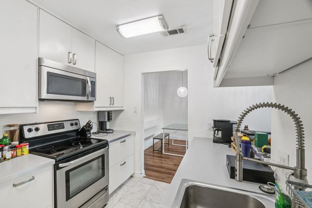 5801 Thunderbird ST A-11, Lago Vista, TX 78645