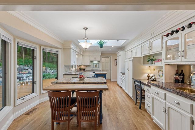 18864 Heathcote Drive, Deephaven, MN 55391