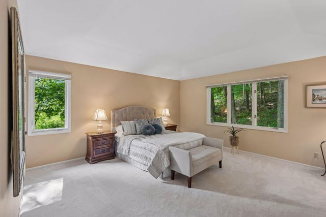 18864 Heathcote Drive, Deephaven, MN 55391