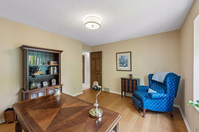 18864 Heathcote Drive, Deephaven, MN 55391