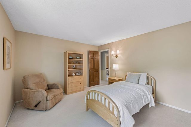 18864 Heathcote Drive, Deephaven, MN 55391
