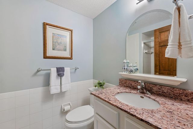18864 Heathcote Drive, Deephaven, MN 55391